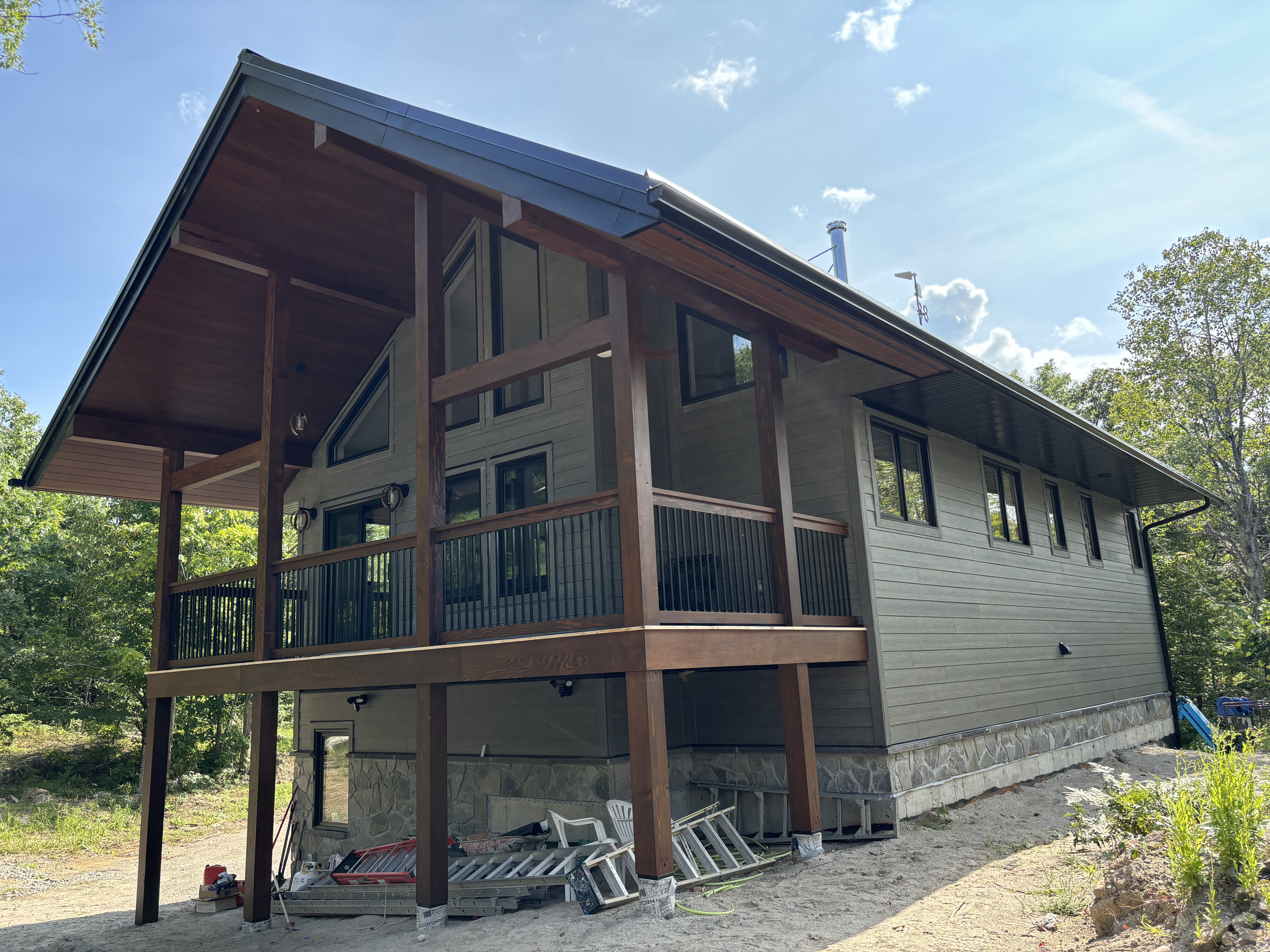 Modern custom cabin construction